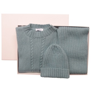 Sue Hill Oliver Sweater Hat Scarf Gift Box